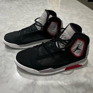 Jordan flight luminary size 10